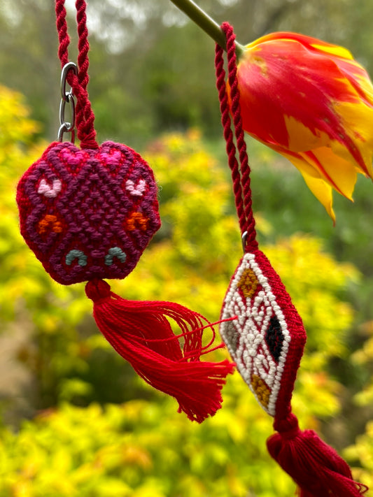 Red Raíces Pendant