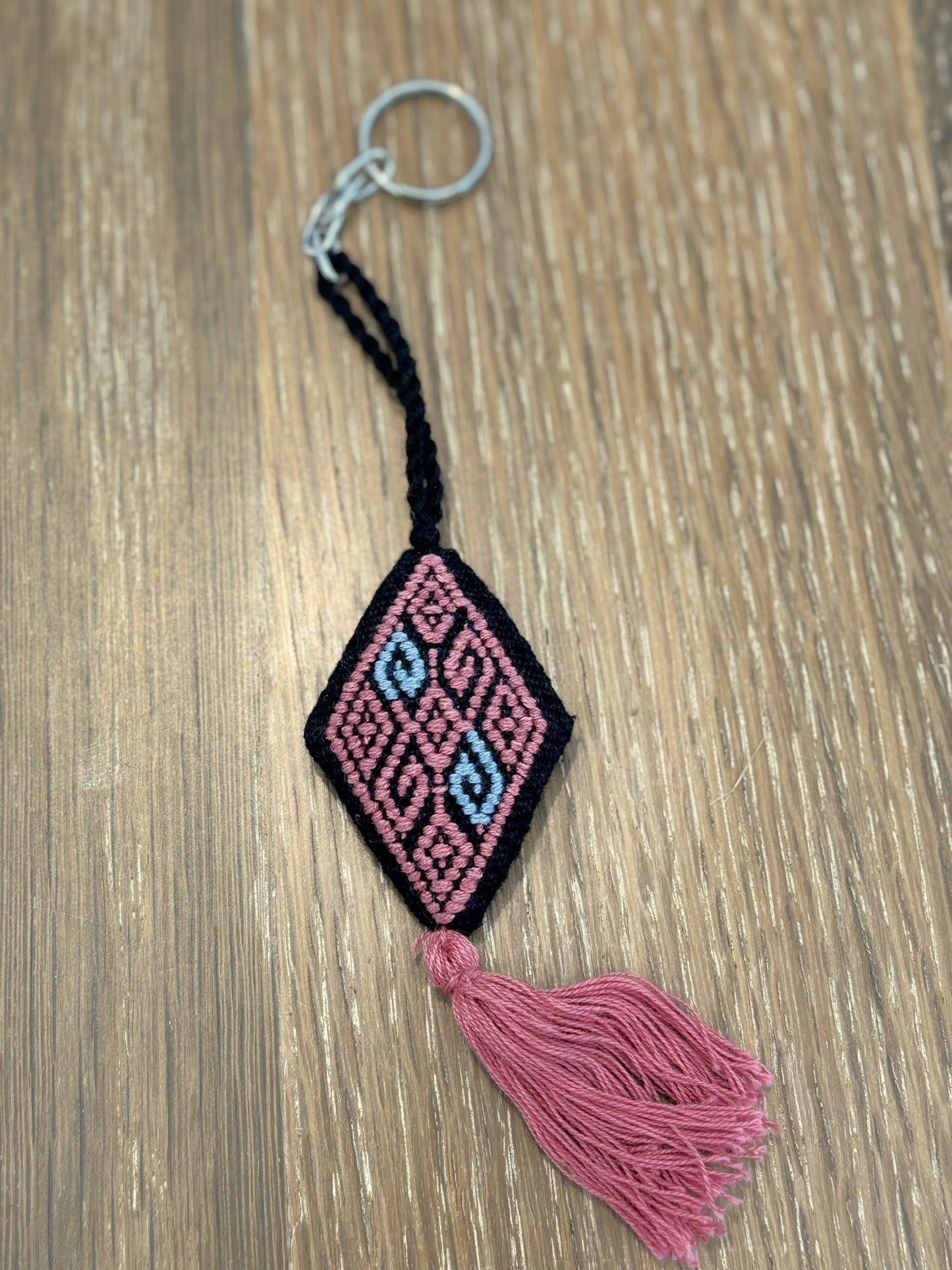 Black and Pink Raíces Pendant