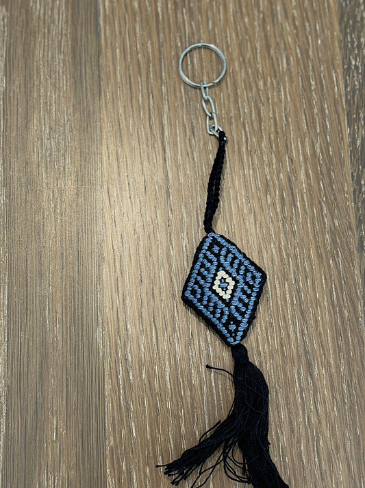 Black and Blue Raíces Pendant