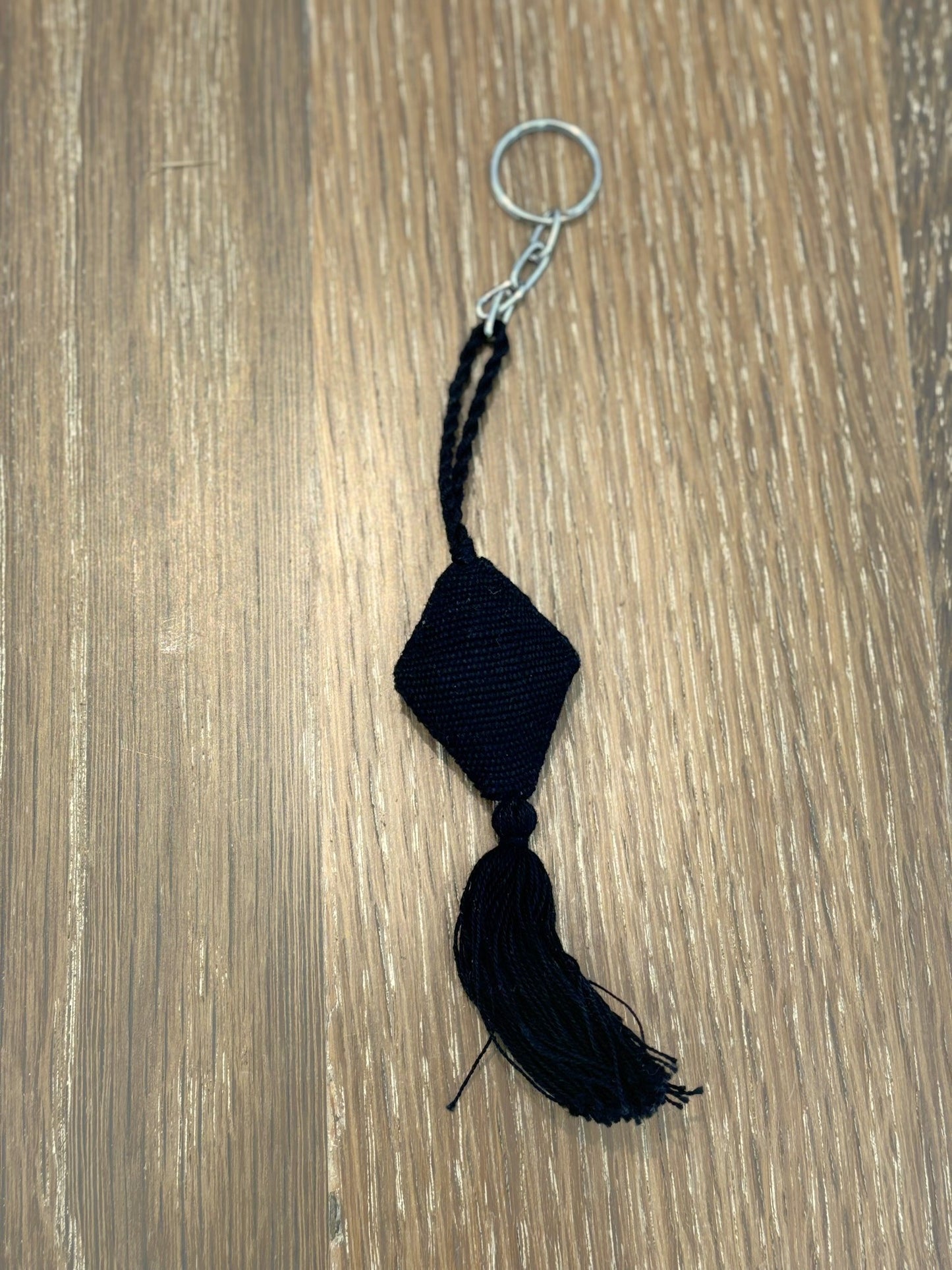 Black Raíces Pendant