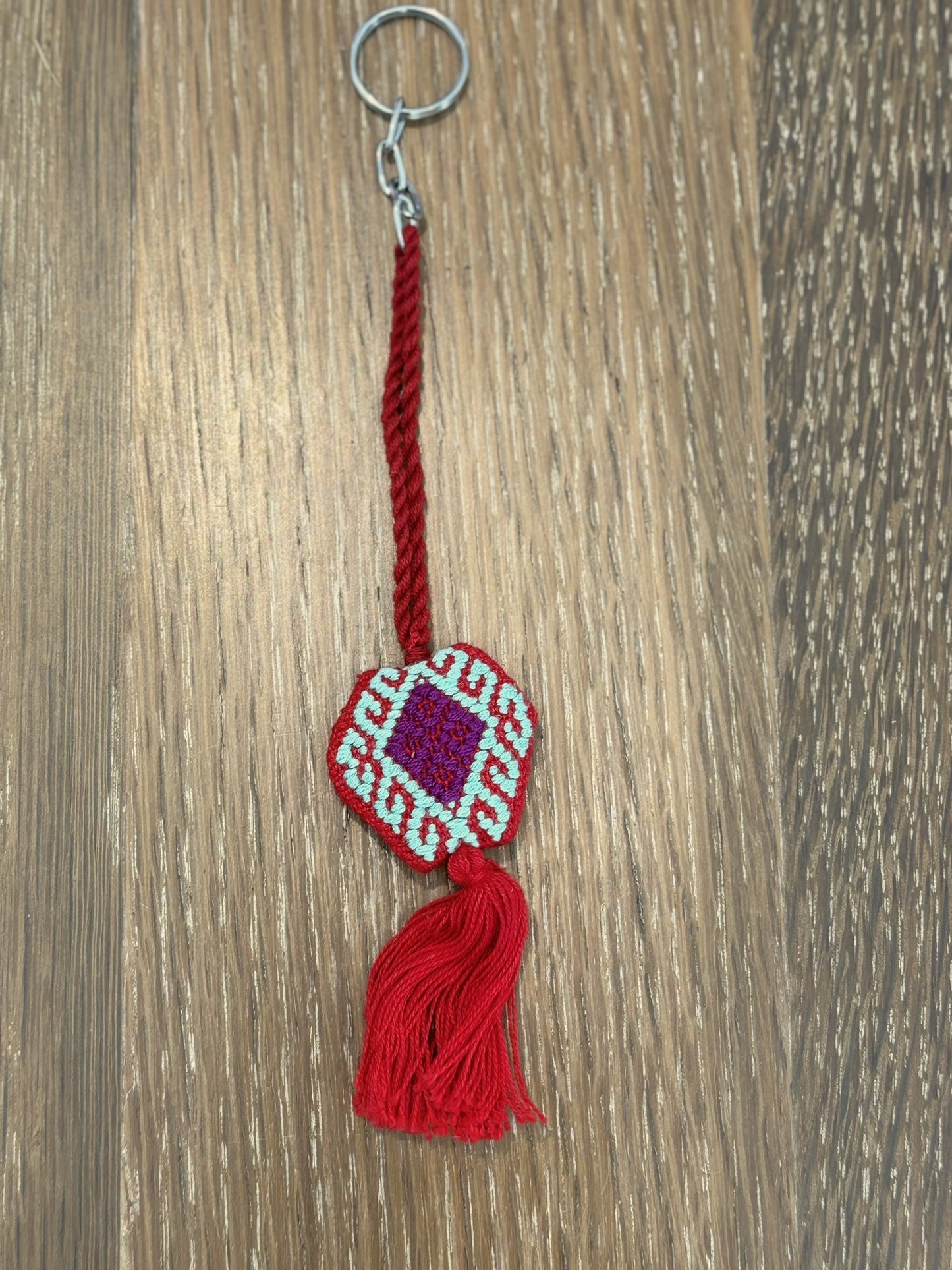 Red Raíces Pendant